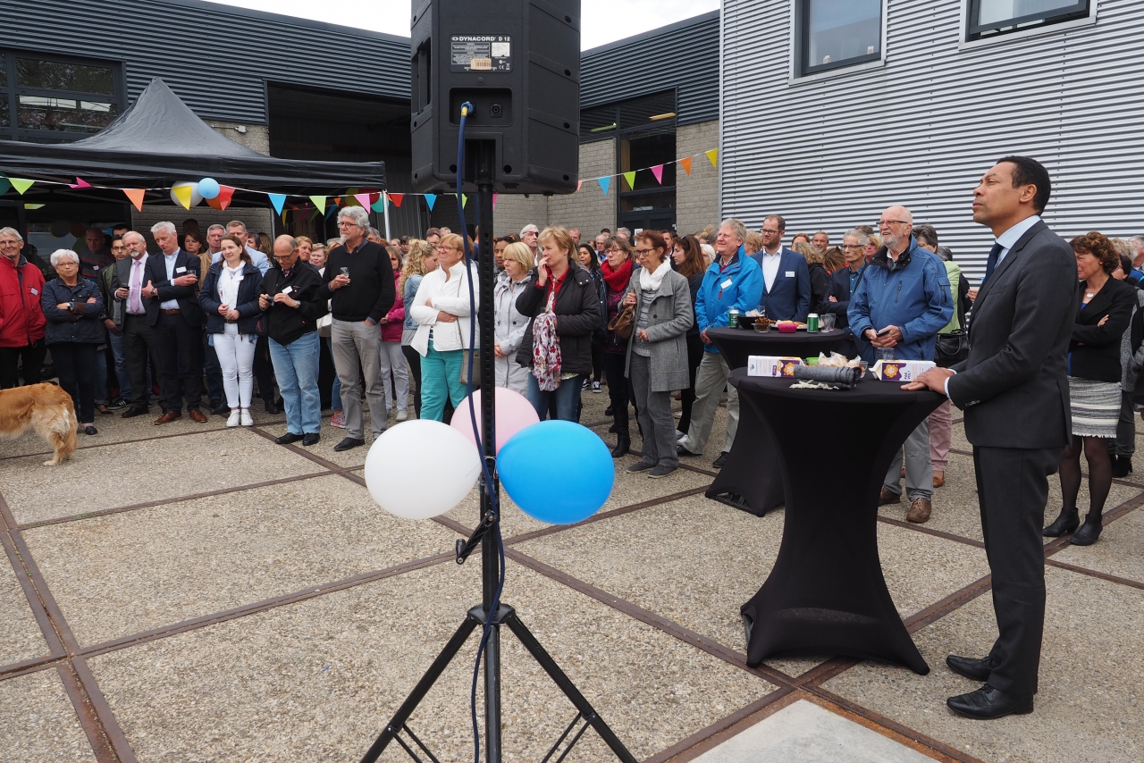 Betere Voedselloket Almere | Nieuws | Burgemeester Franc Weerwind opent NS-51